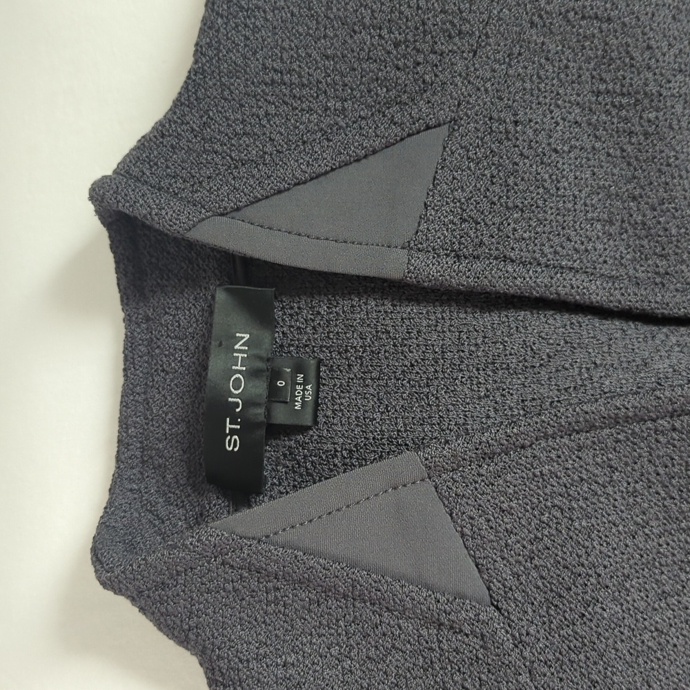 ST. JOHN Collection Luxury Charcoal Knit Blazer & Silk Camisole Set - Picture 8 of 15